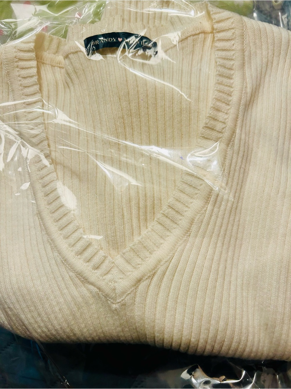 Brandy Melville White Milena Sweater - Picture 8 of 10